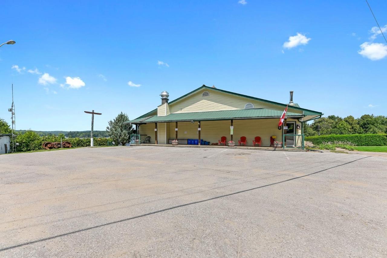Baptiste Lake Lodge Harcourt المظهر الخارجي الصورة